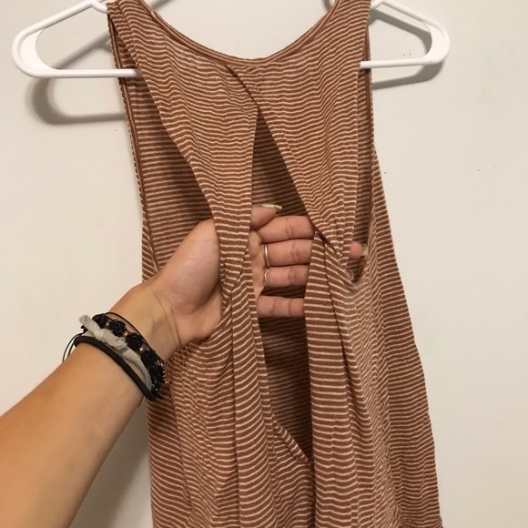 Open back American eagle tank top - Picture 3 of 4